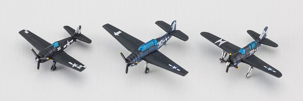 Zdjęcie IJN Yamato "Operation Ten-Go 1945" z amerykańskimi samolotami pokładowymi 1:450 Hasegawa SP656