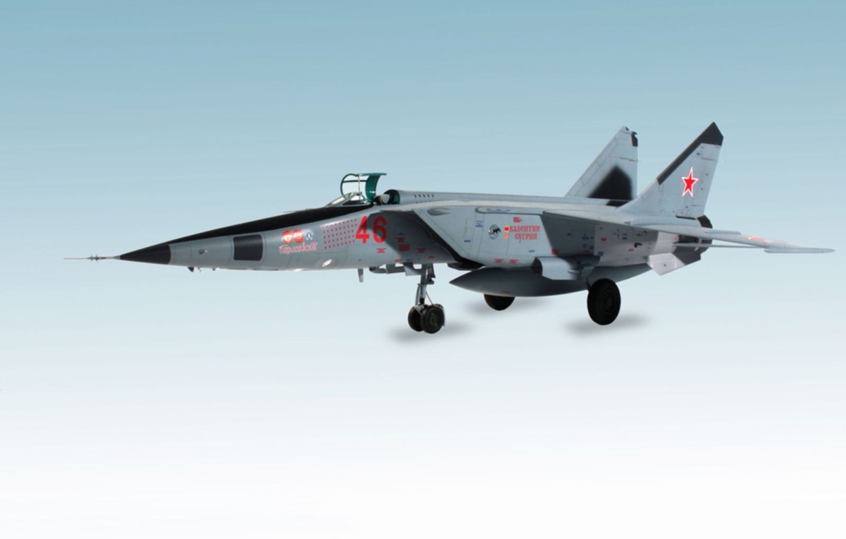 Zdjęcie MiG-25RBT 1:48 ICM 48901