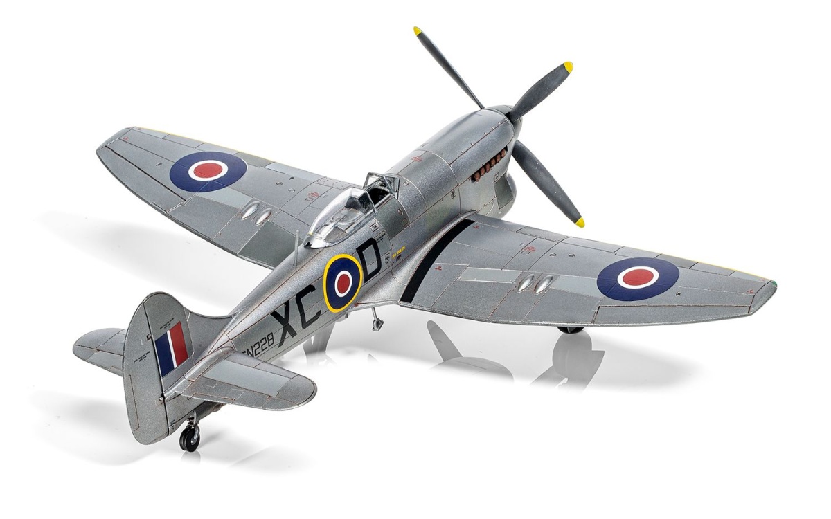 Zdjęcie Hawker Tempest Mk. V Post War 1:72 Airfix 02110
