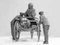 Zdjęcie Benz Patent-Motorwagen 1886 z panią Benz i synami 1:24 ICM 24041