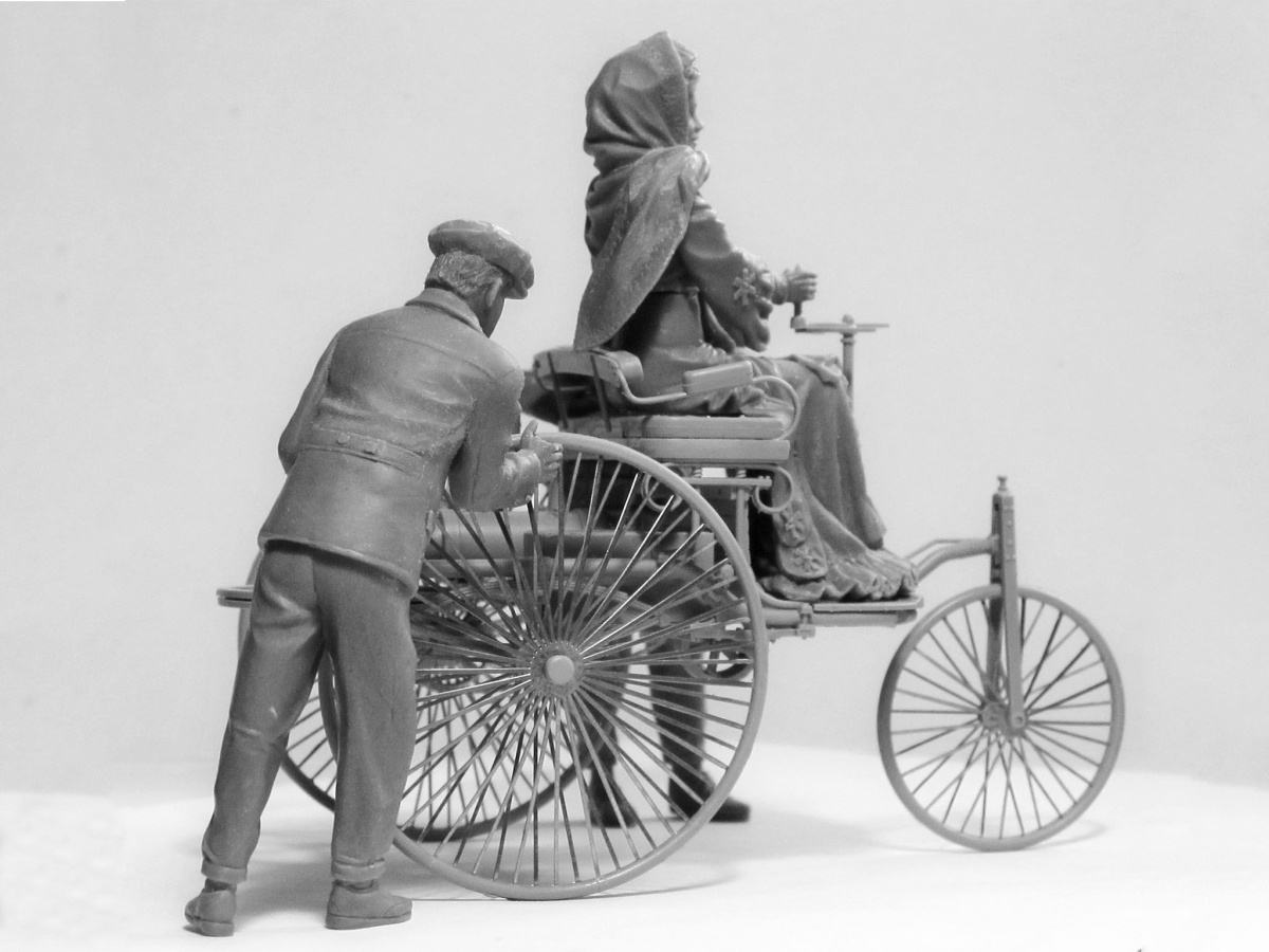 Zdjęcie Benz Patent-Motorwagen 1886 z panią Benz i synami 1:24 ICM 24041