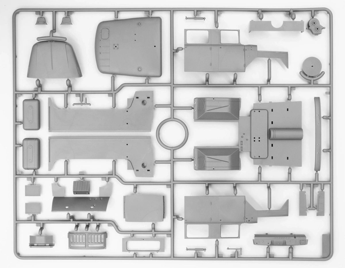 Zdjęcie Czarnobyl set 2 "Strażacy" (wóz strażacki AC-40-137A, 4 figurki i diorama) 1:35 ICM 35902