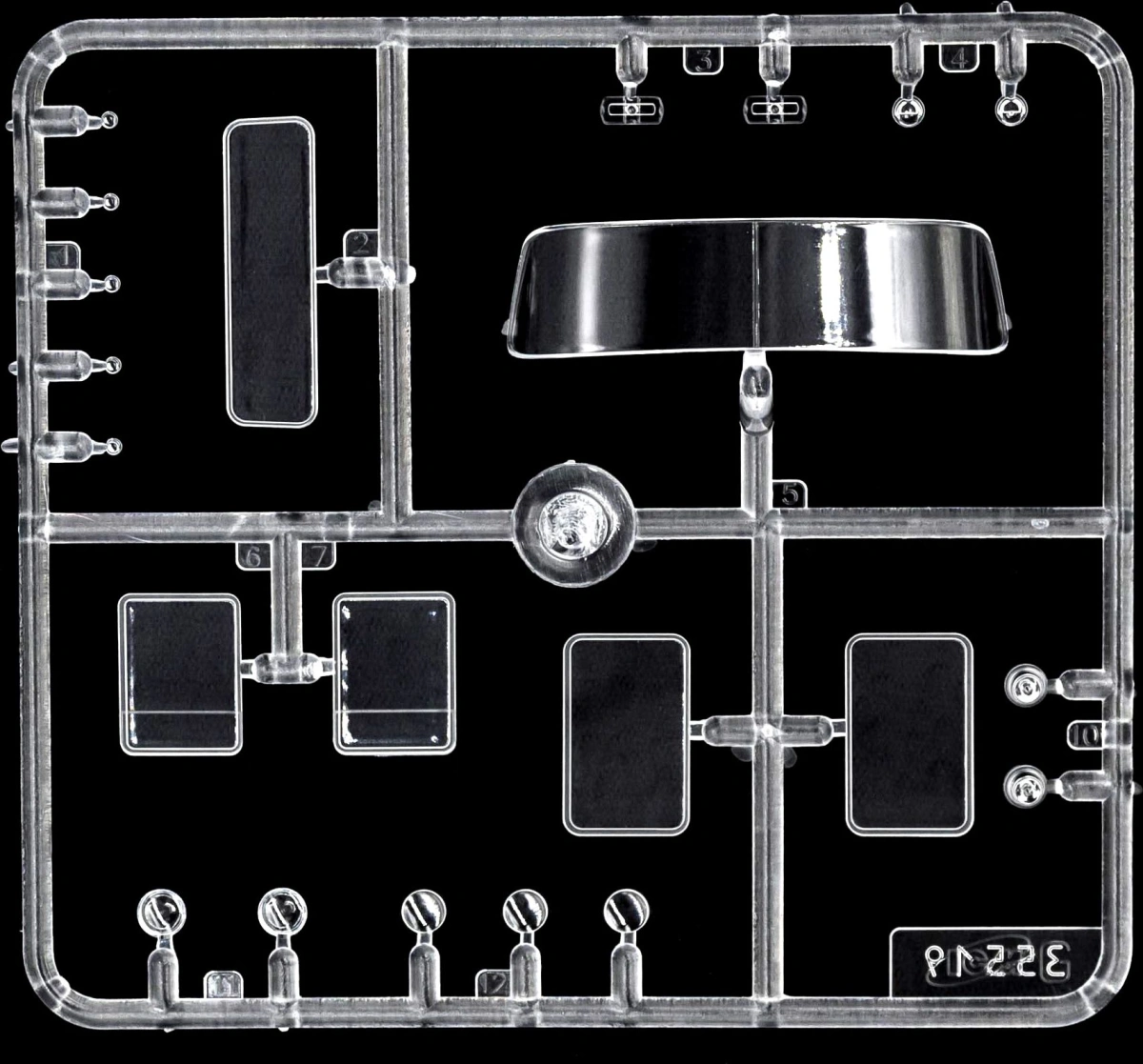 Zdjęcie Czarnobyl set 2 "Strażacy" (wóz strażacki AC-40-137A, 4 figurki i diorama) 1:35 ICM 35902