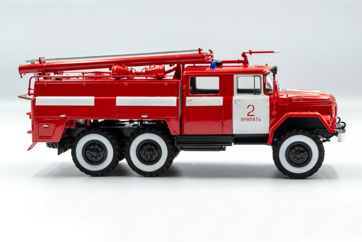 Zdjęcie Czarnobyl set 2 "Strażacy" (wóz strażacki AC-40-137A, 4 figurki i diorama) 1:35 ICM 35902