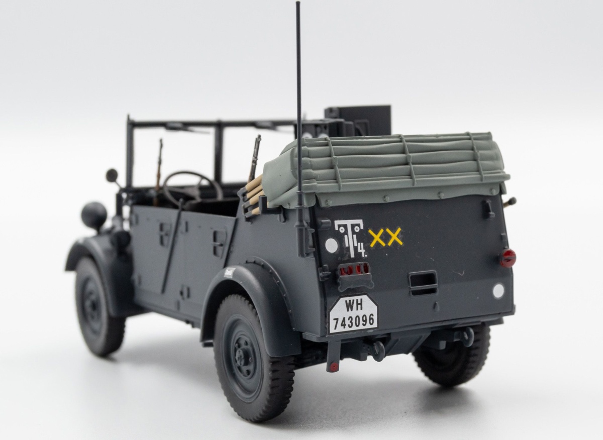 Zdjęcie WWII Wehrmacht le.gl.Einheitz-Pkw (Kfz.1, Kfz.2, Kfz.4) 1:35 ICM DS3513