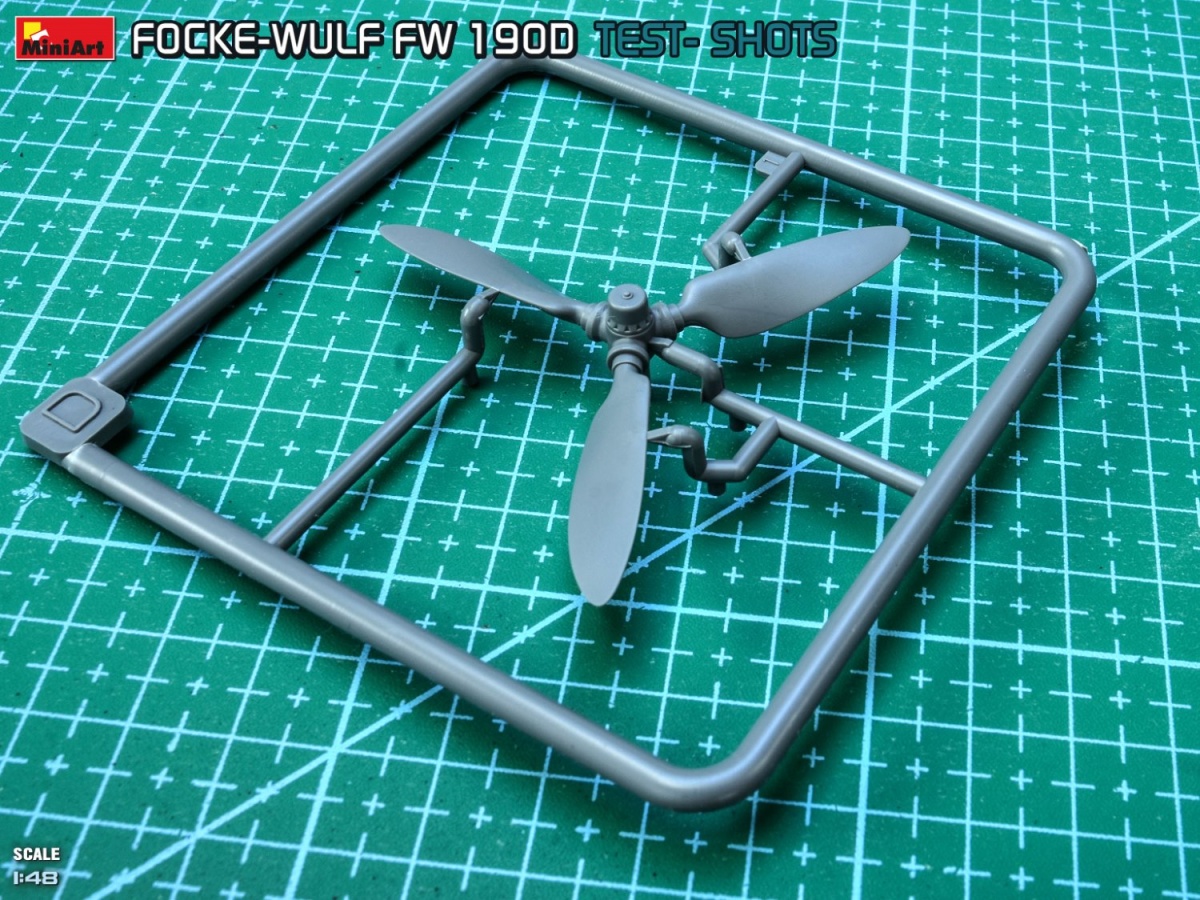 Zdjęcie Focke-Wulf Fw 190D-9 Mimetall Prod. 1:48 MiniArt 48040
