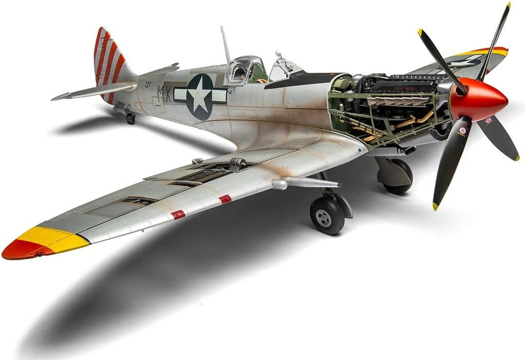 Zdjęcie Supermarine Spitfire Mk.VIII 1:24 Airfix 17002