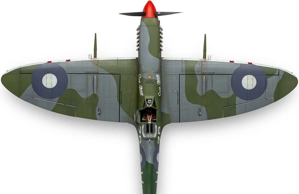 Zdjęcie Supermarine Spitfire Mk.VIII 1:24 Airfix 17002