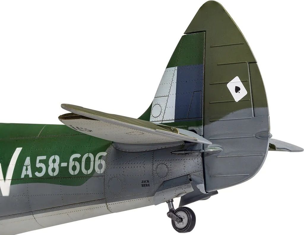 Zdjęcie Supermarine Spitfire Mk.VIII 1:24 Airfix 17002