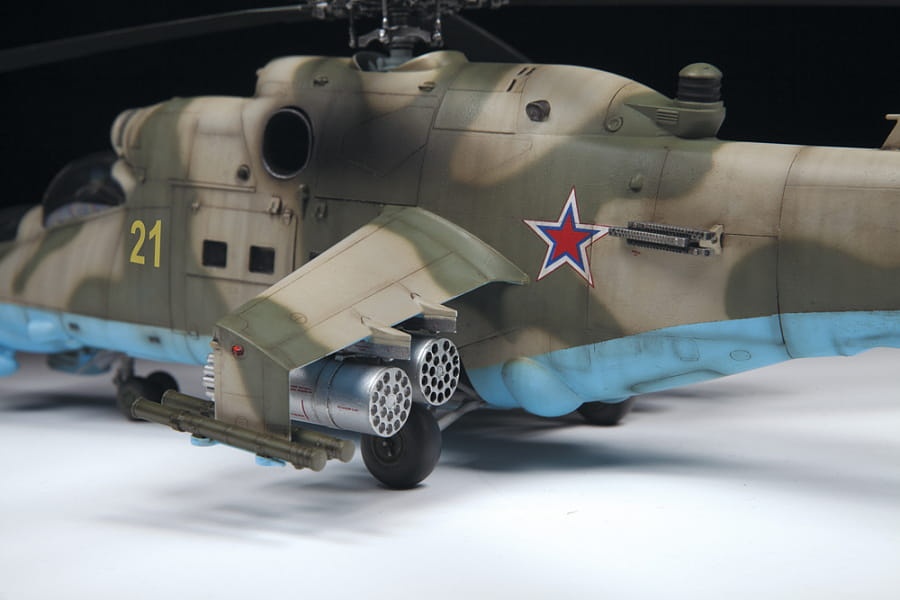 Zdjęcie dodatkowe produktu MI-24P Soviet Helicopter 1:48 Zvezda 4812