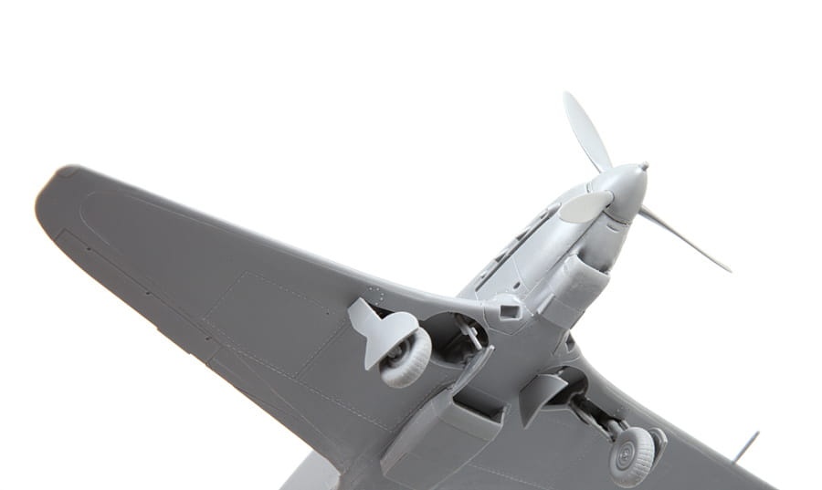 Zdjęcie dodatkowe produktu Jak-9D Radziecki myśliwiec 1:72 Zvezda 7313