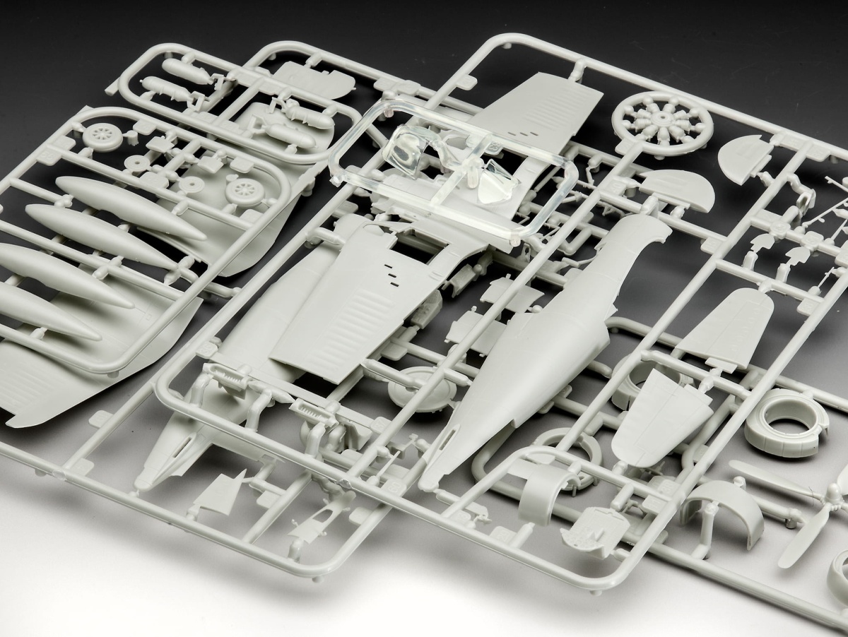 Zdjęcie dodatkowe produktu F4U-4 Corsair 1:72 Revell 03955